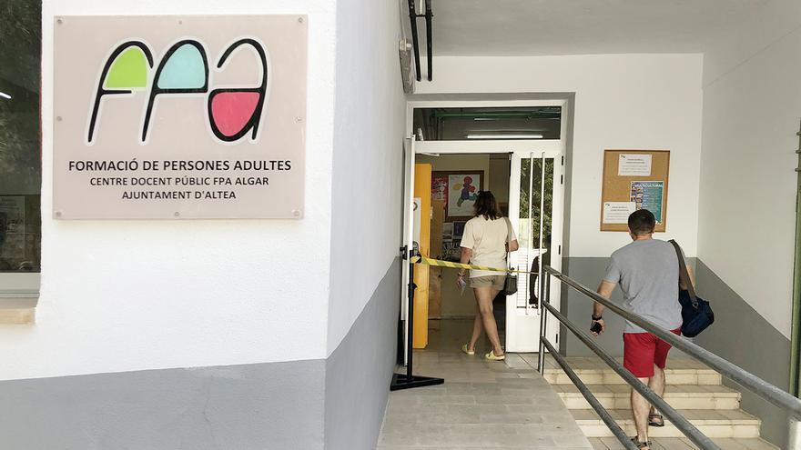 Treinta euros, una foto de carnet y fotocopia del DNI o NIE, requisitos para acceder a cursos de Formación de Personas Adultas en Altea