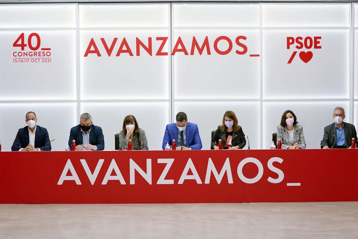 La nueva ejecutiva del PSOE se reúne por primera vez tras el 40 Congreso.