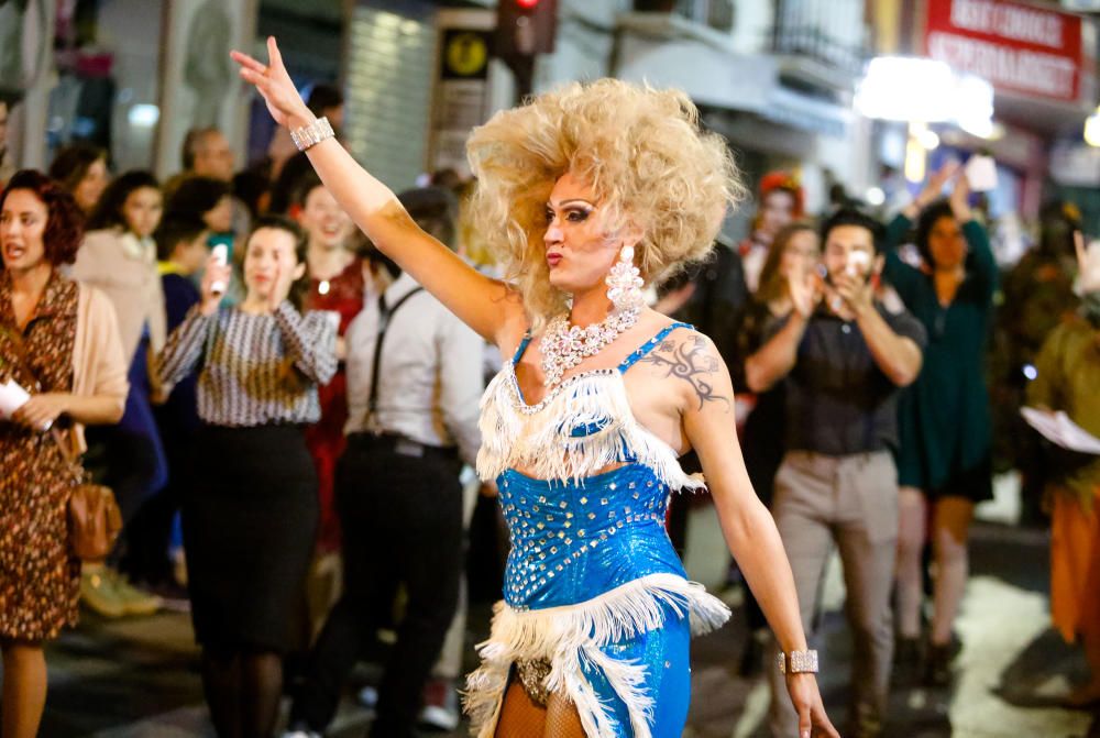 Desfile adulto de los carnavales de Benidorm