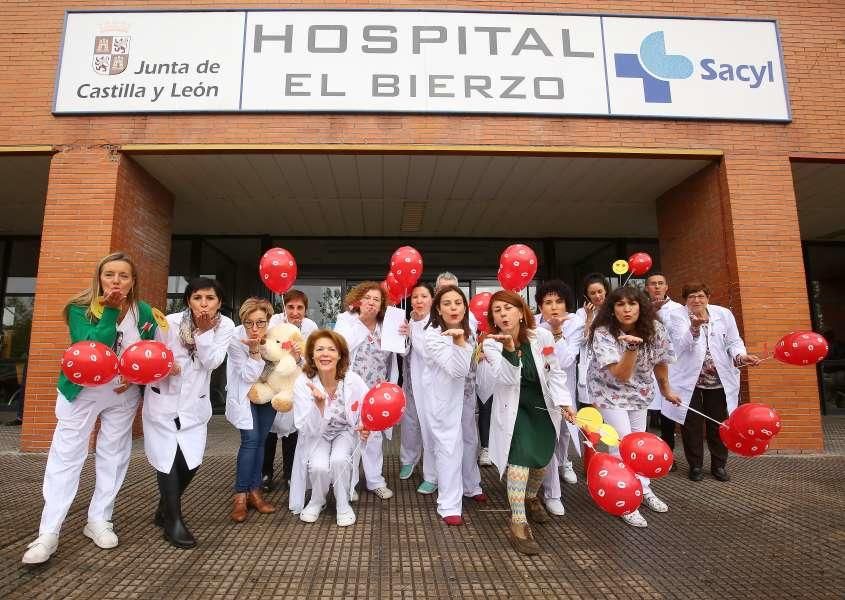 El Hospital del Bierzo lanza besos para los niños