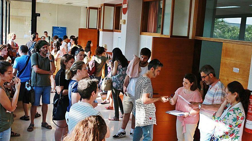 Imagen de  oposiciones docentes, celebradas en la Universitat.