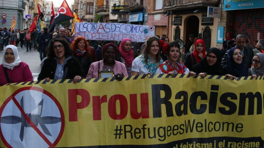 Manifestació contra el racisme al Vendrell