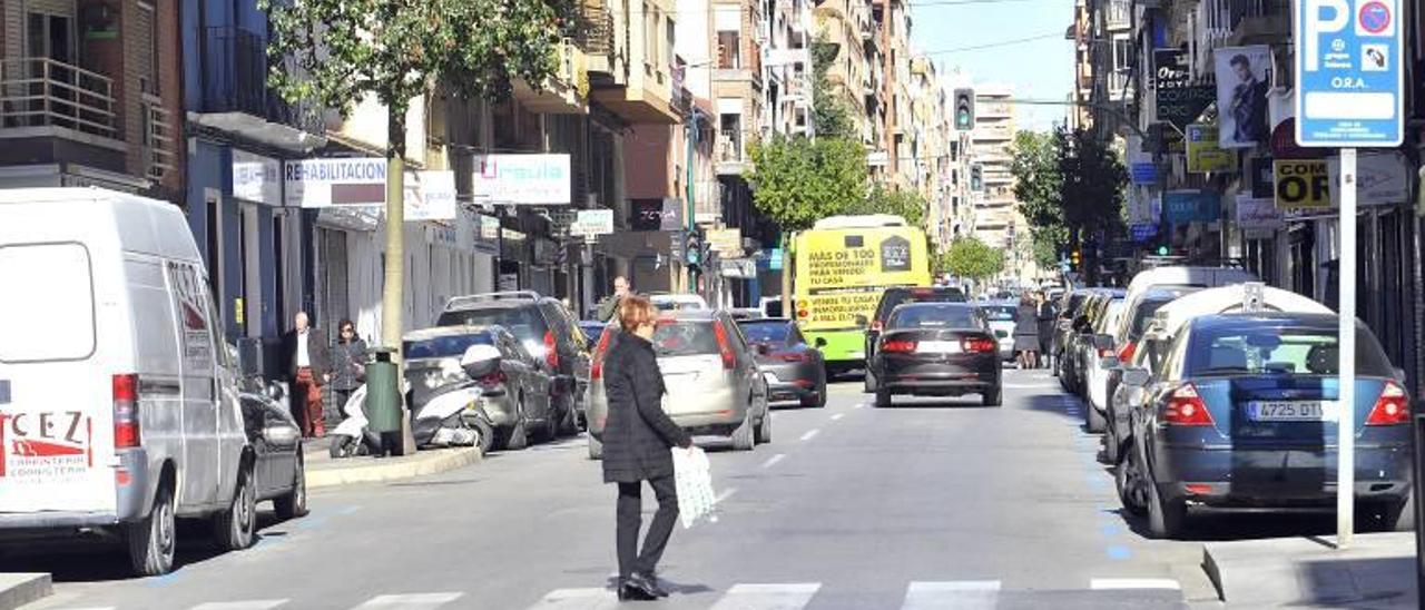 La calle Andreu Castillejos será un nuevo eje comercial y se unificarán hasta tres tipos distintos de aceras