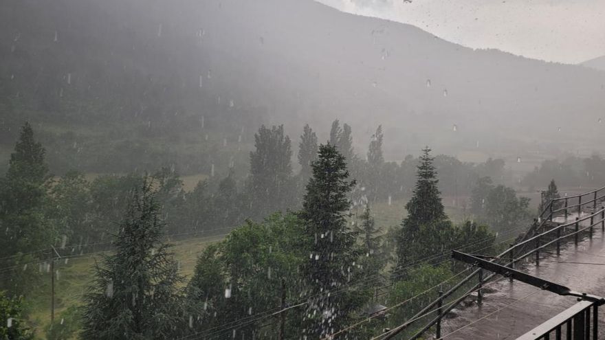 Diumenge de tempesta a la Catalunya central: primers ruixats intensos a la Cerdanya i Berguedà