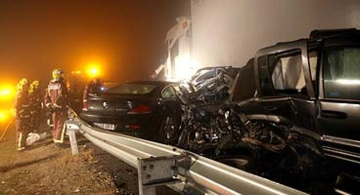 Una vintena de vehicles es van veure involucrats en l’accident a l’autopista AP-2. Una vintena de vehicles es van veure involucrats en l’accident a l’autopista AP-2.