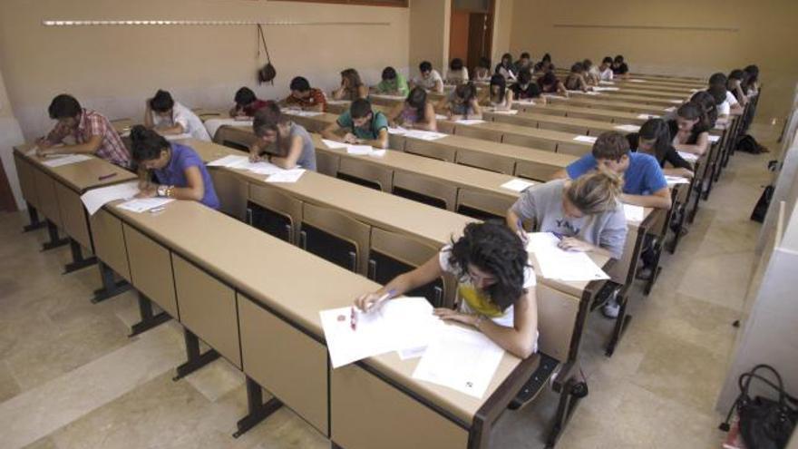 Los zamoranos comienzan las pruebas de la selectividad en el Campus Viriato