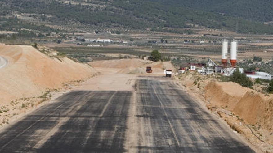 Autovía en obras en la variante inconclusa de la Font de la Figuera. Foto: Perales Iborra.