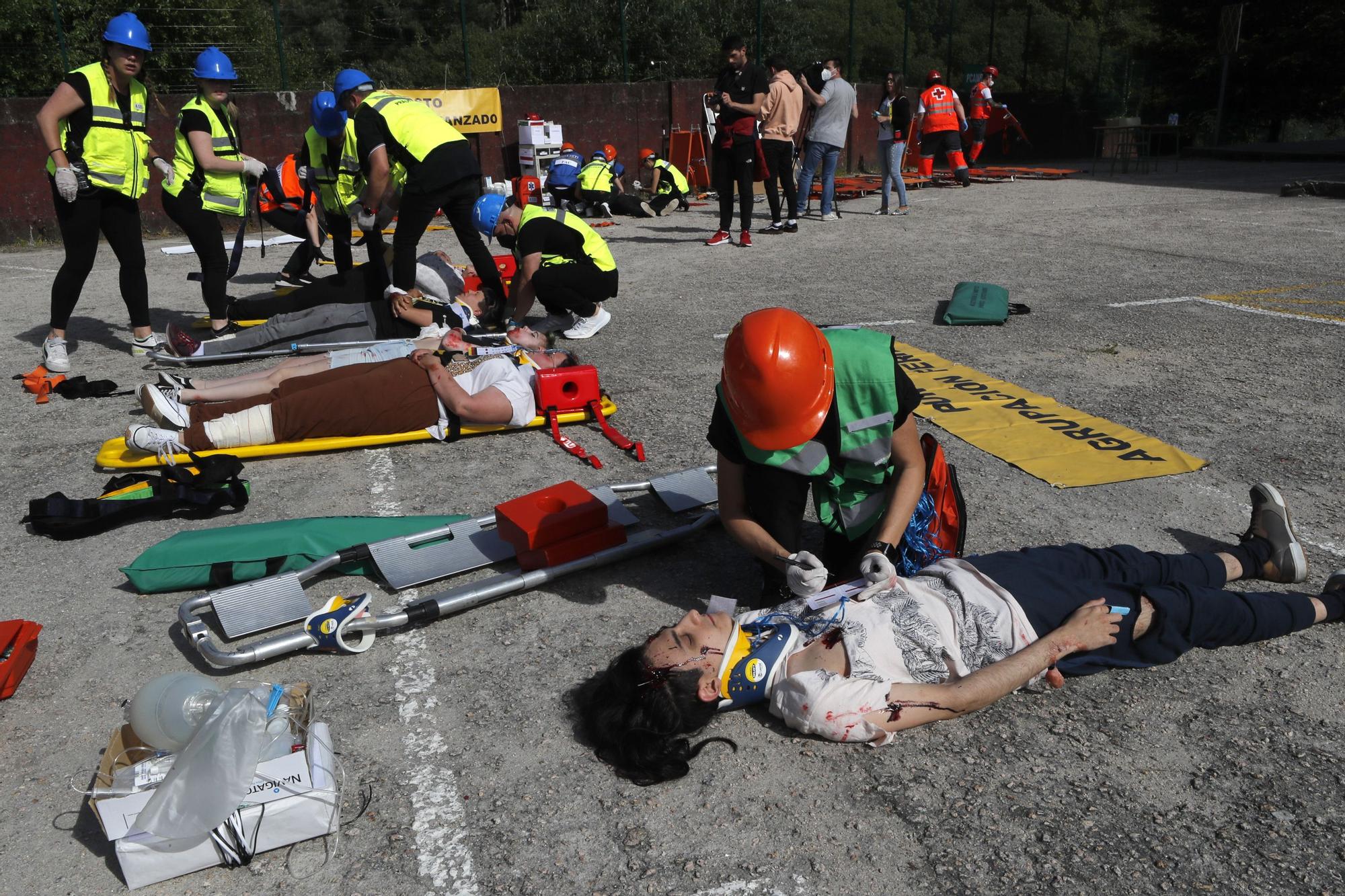 Simulacro en el instituto: "Esta adrenalina nos gusta y es necesaria para un momento como este"