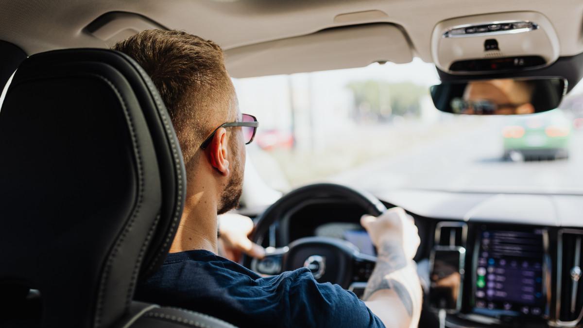 9 de cada 100 conductores españoles engañan a su seguro del coche