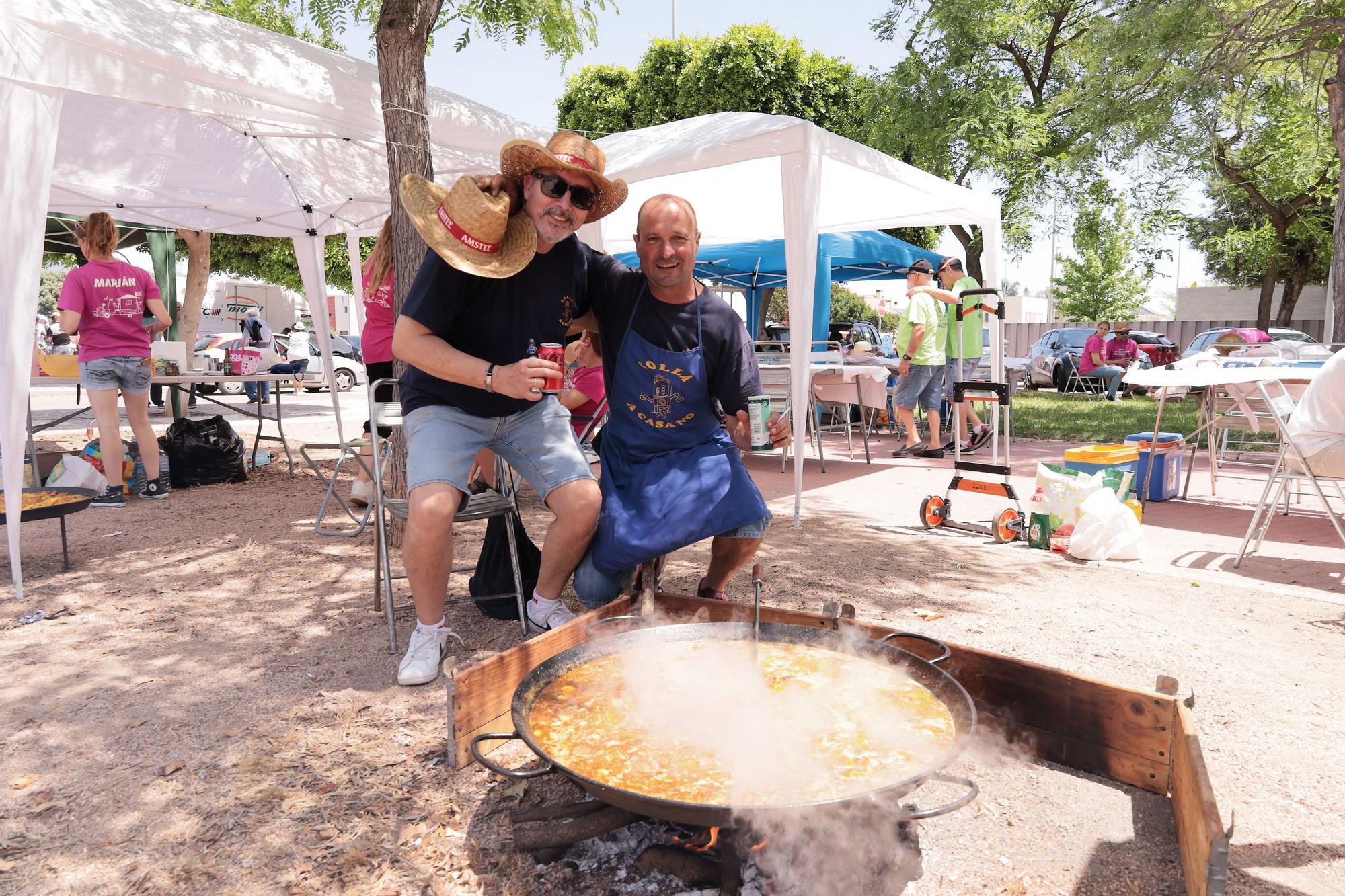 Mil trescientos castellonenses disfrutan del sol y las paellas en el Segon Molí