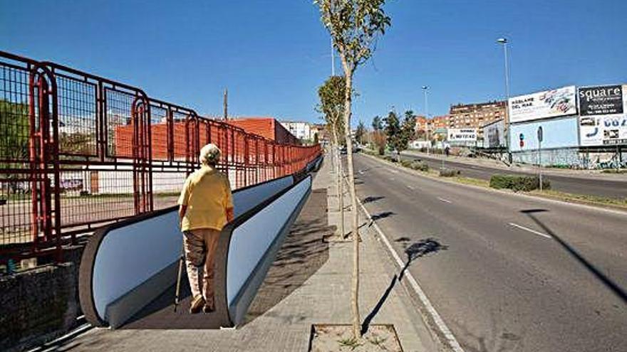 Cuatro rampas servirán para subir sin esfuerzo la Cuesta del Bolón.