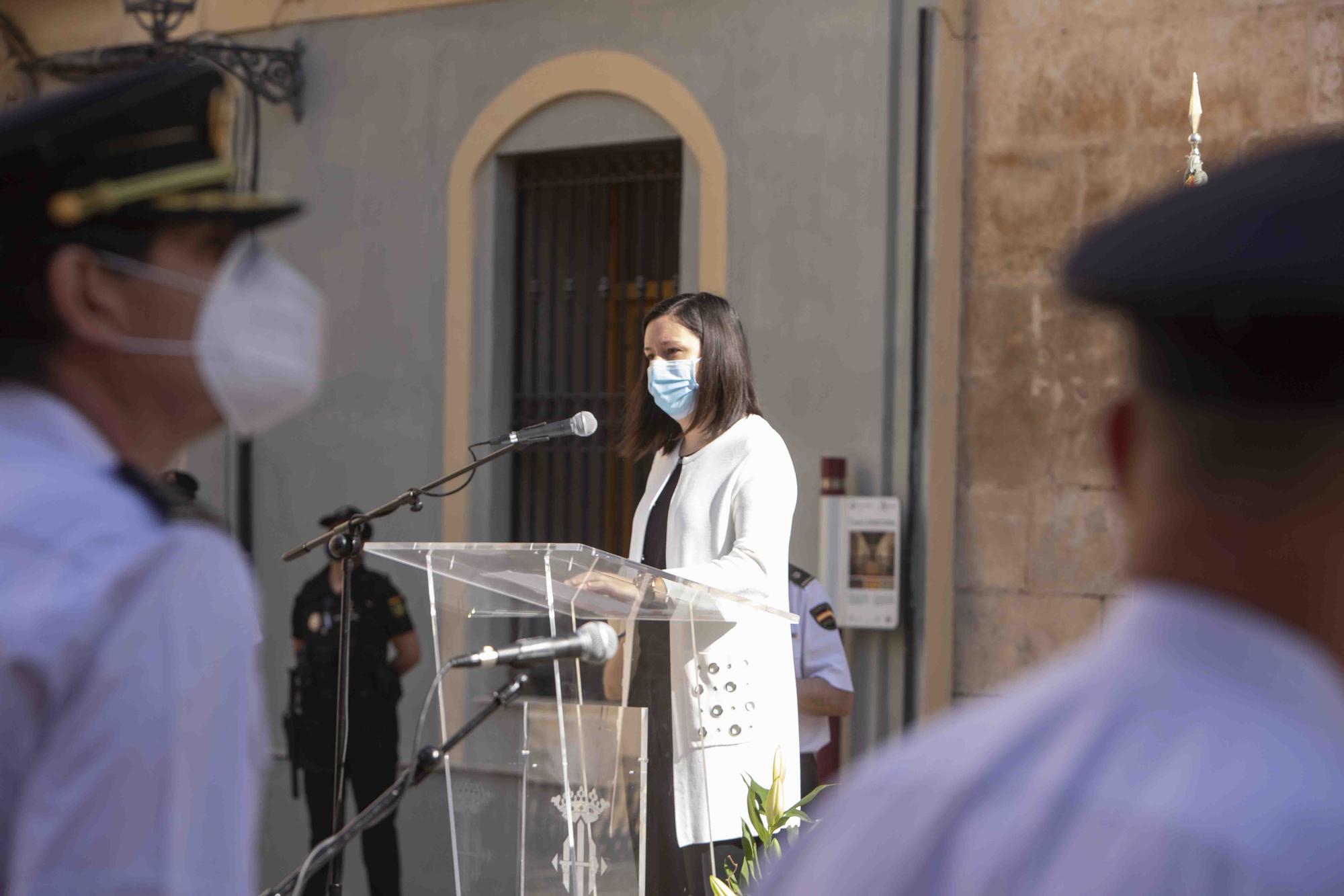 Entrega del bastón de mando al inspector jefe de la Comisaría de la Policía Nacional de Alzira - Algemesí.