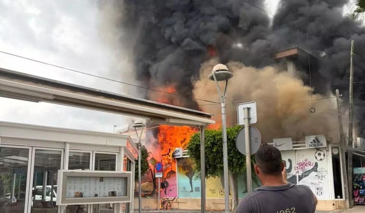 Das Feuer sorgte für viel Aufsehen in Can Picafort.