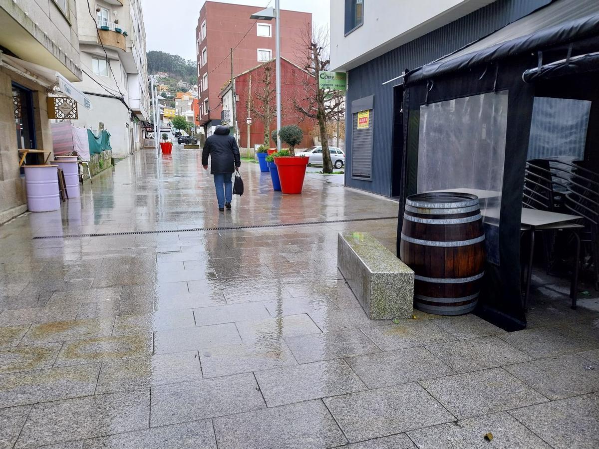 Uno de los elementos de piedra movidos en Eduardo Vincenti.