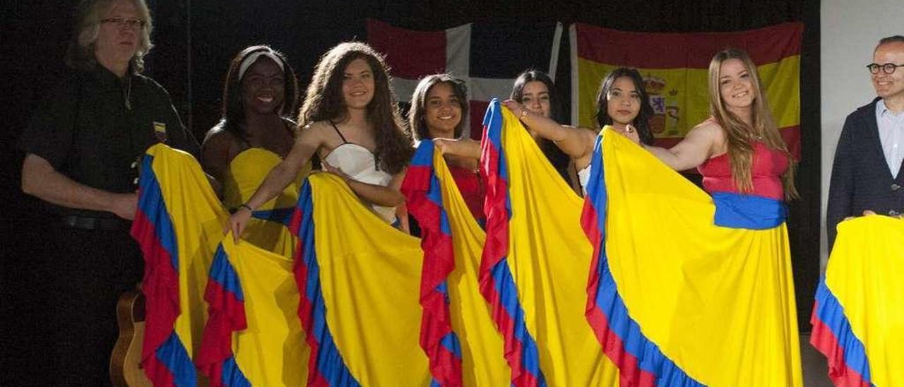 Acto de promoción del folclore venezolano en Ourense.  // Brais Lorenzo