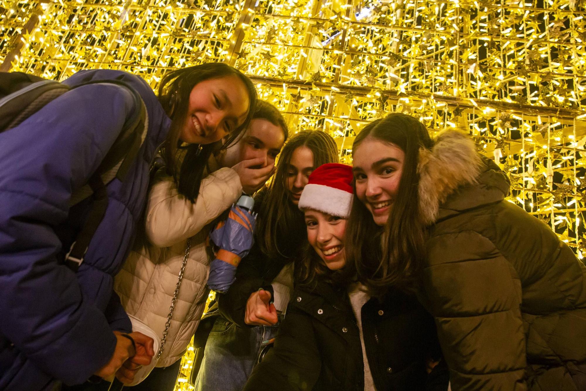 EN IMÁGENES: Así fue el encendido de la iluminación navideña en Oviedo