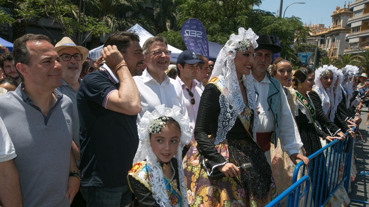 Puig, junto a Barcala, en una mascletà en Luceros