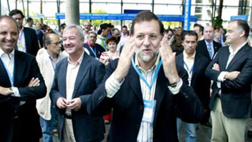Rajoy apuesta por un PP abierto, de centro y ligado a los intereses generales