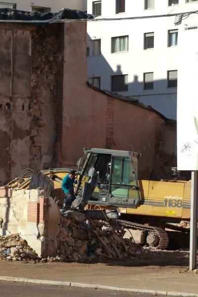 Las imágenes del derribo de Harinas Colino