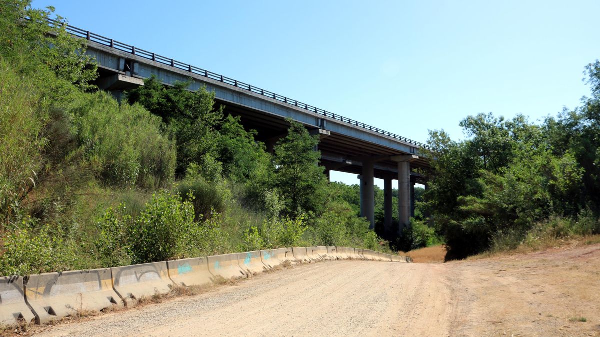 El pont de l&#039;AP-7 des d&#039;on s&#039;han precipitat els dos lladres de matinada