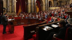 Artur Mas, en la tribuna del Parlament durante el debate de investidura del 20 de diciembre del 2012.