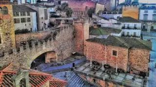 Cáceres, entre el papel y la piedra
