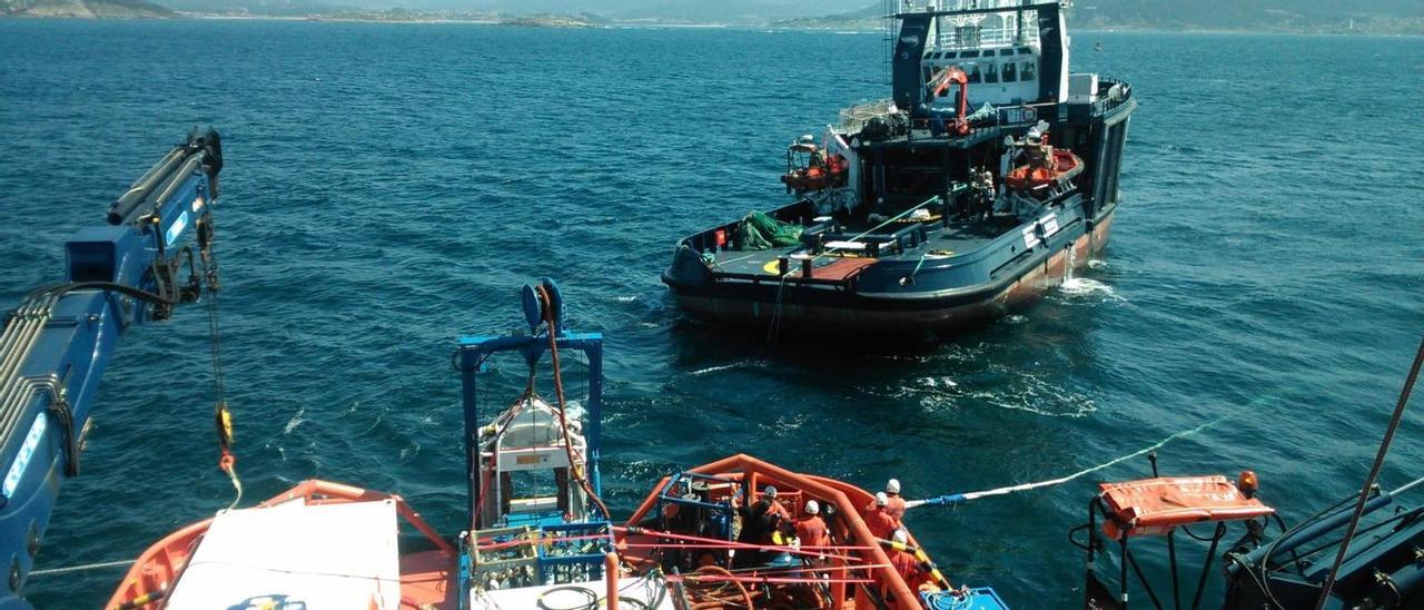 Despliegue realizado 
por Salvamento Marítimo ante el naufragio del 
Mar de Marín, 
en Vigo en 2014. 
  | // SALVAMENTO