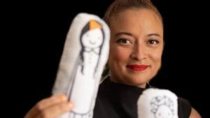 Mare i creadora del joc The Innocent Box per detectar els abusos sexuals en els infants.