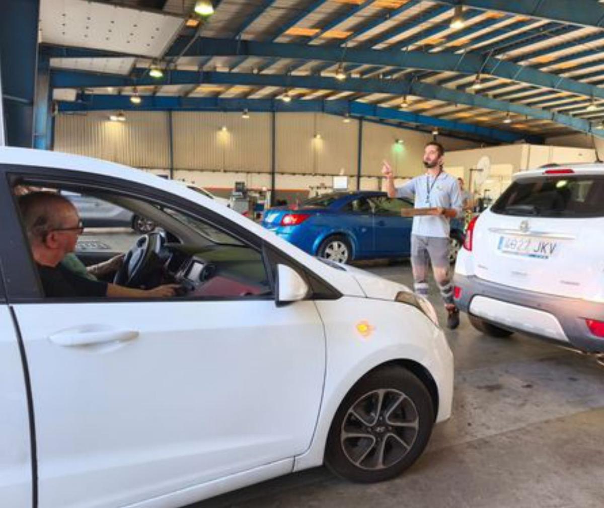 Für die Anmeldung zur Ummeldung gibt es keine Termine. Man muss einfach persönlich zu einer ITV-Station fahren.