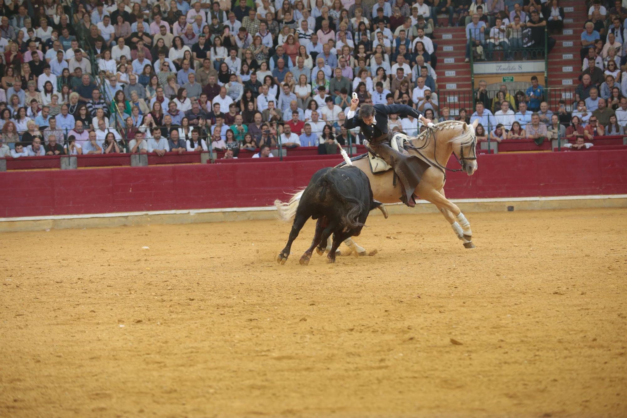 Corrida de rejones para finalizar la Feria taurina del Pilar