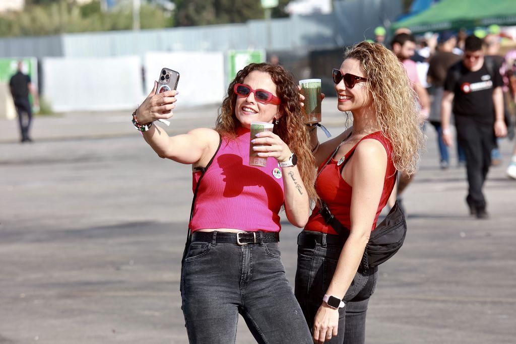 Llegada de los primeros asistentes al Warm Up 2025 (viernes)