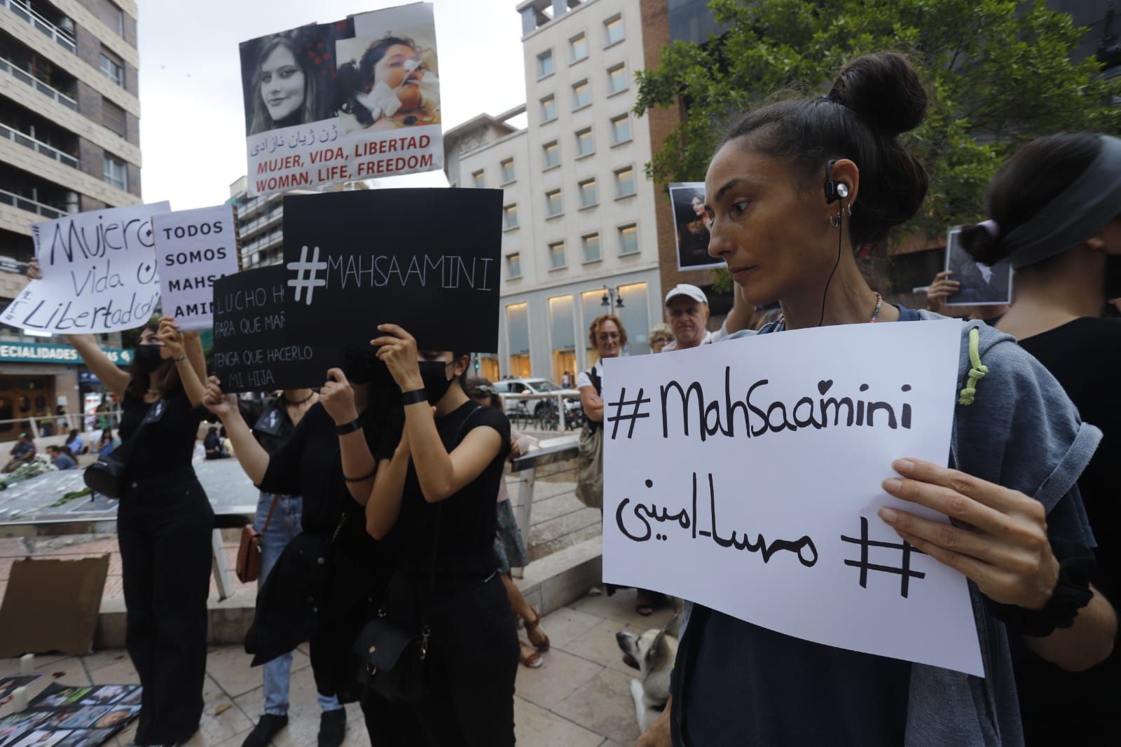 Concentración en València contra el asesinato de Masha Amini.