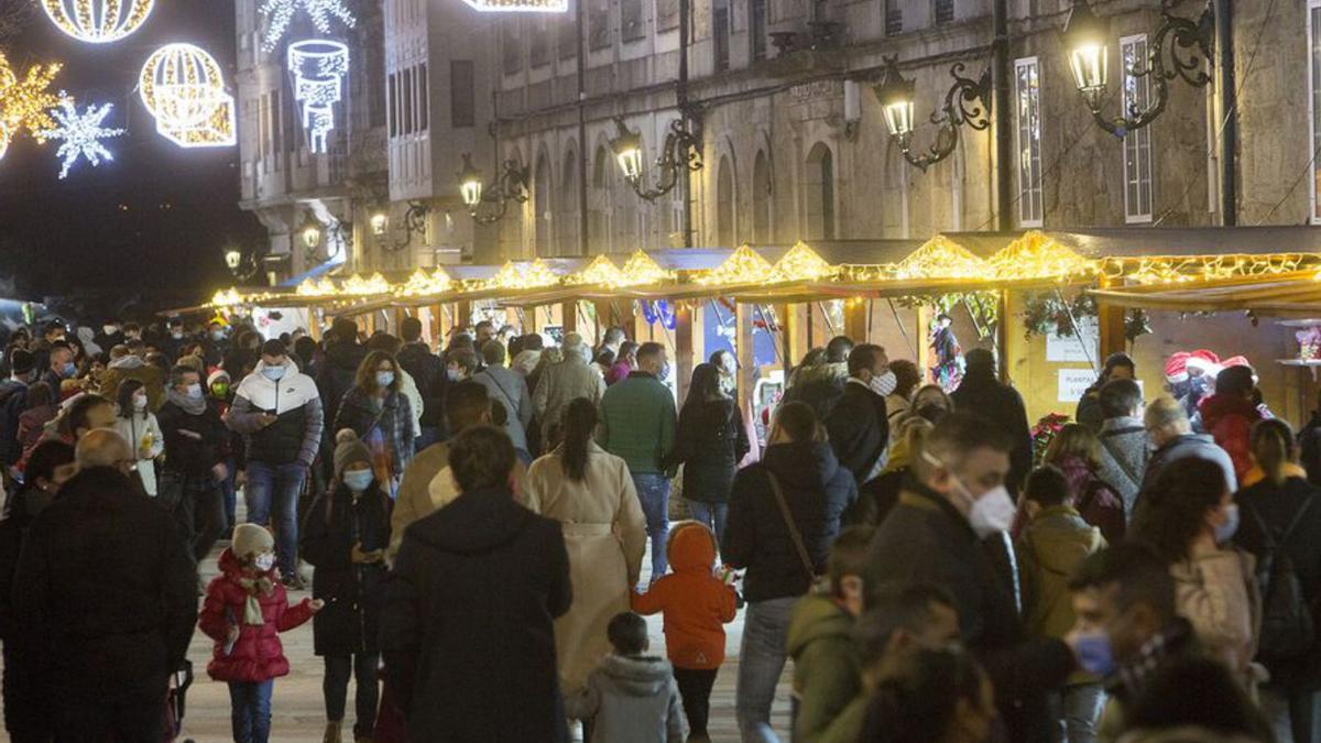 Mercado de Nadal en Tui, o pasado ano.   | // D. P.