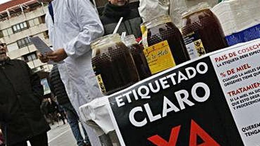 Protesta de los productores de miel en Santa Clara.