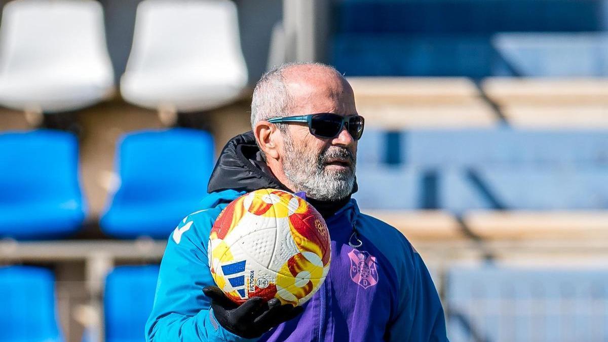 Álvaro Cervera aclara el final de mercado del Tenerife: 