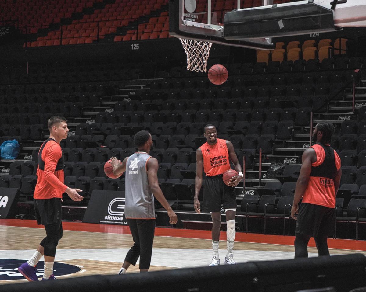 El primer equipo masculino del Valencia Basket regresó a los entrenamientos con solo cinco jugadores.