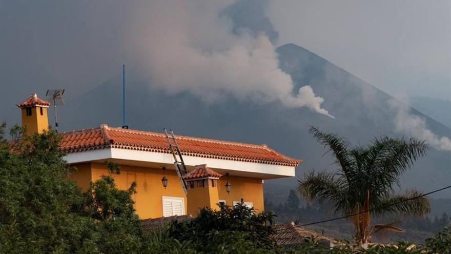 Los gases acumulados retardan el retorno a la normalidad en La Palma