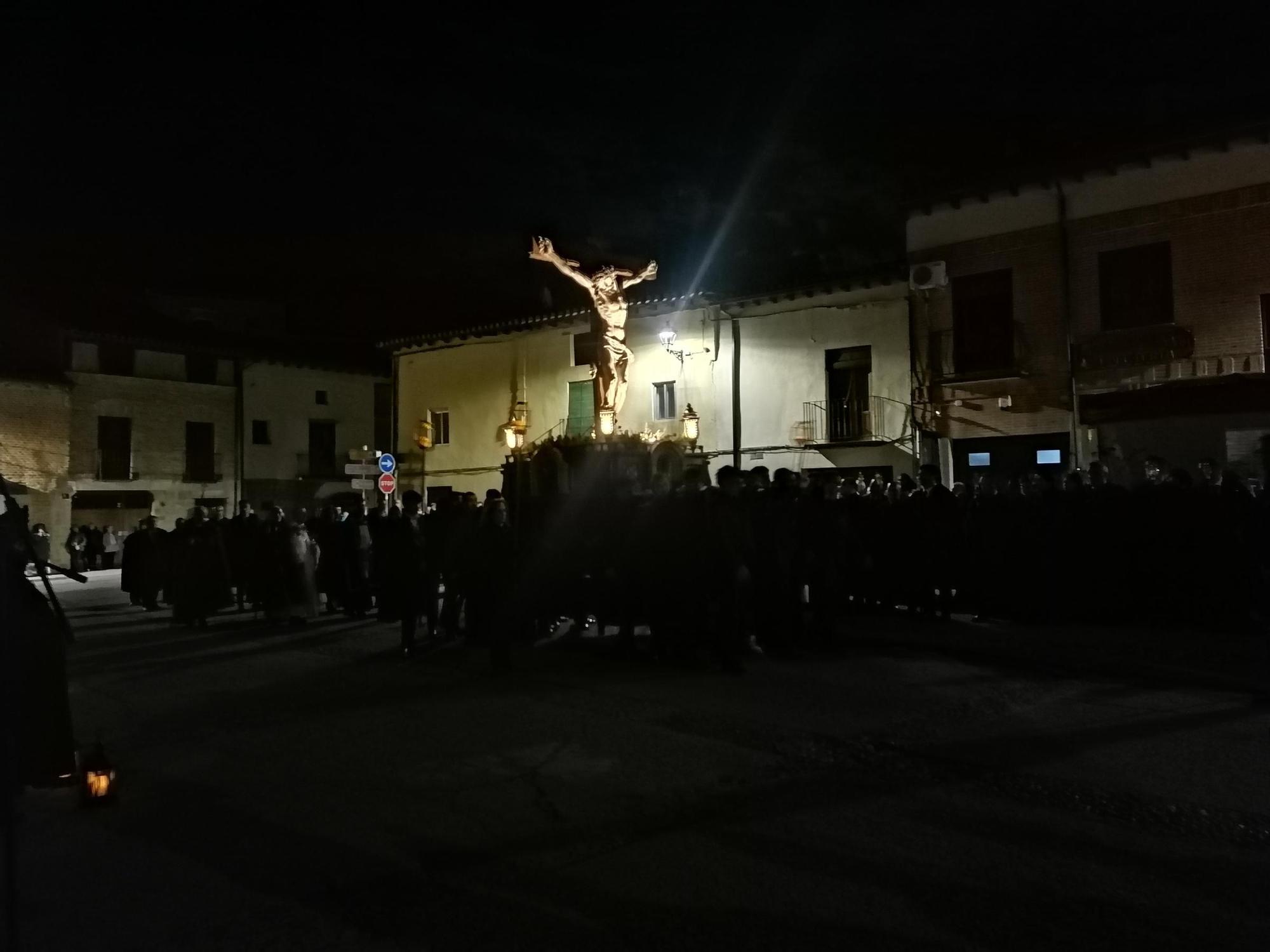 GALERÍA | Toro implora protección al Cristo del Amparo