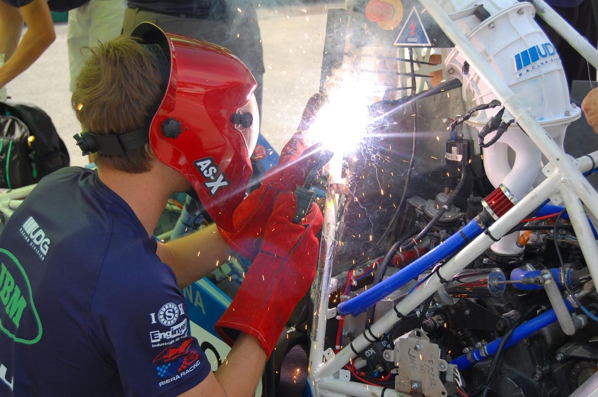 Les imatges dels preparatius del UdG Racing Team