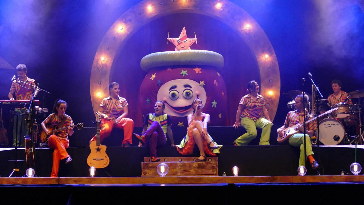 El Pot Petit en l'estrena d''El gran salt' al Teatre El Jardí de Figueres.