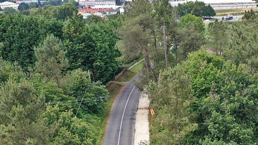 El Concello ultima las sendas de Xaxán y recepciona la humanización de la calle Manuel Rivero