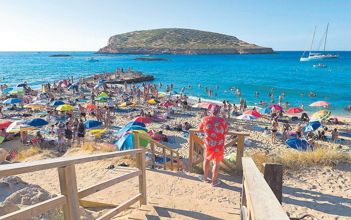 Les Balears s’enfronten al repte de reformar el seu model turístic davant la massificació Les Balears s’enfronten al repte de reformar el seu model turístic davant la massificació