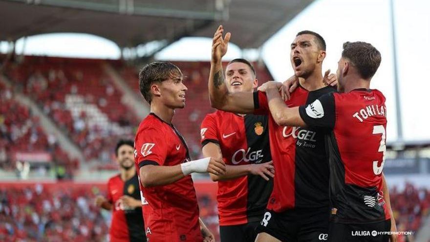 El Mallorca golea a un flojo Ceuta