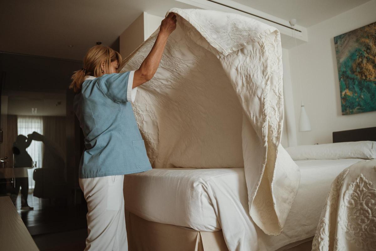 Los hoteles deben de medir las cargas de trabajo de sus camareras de piso