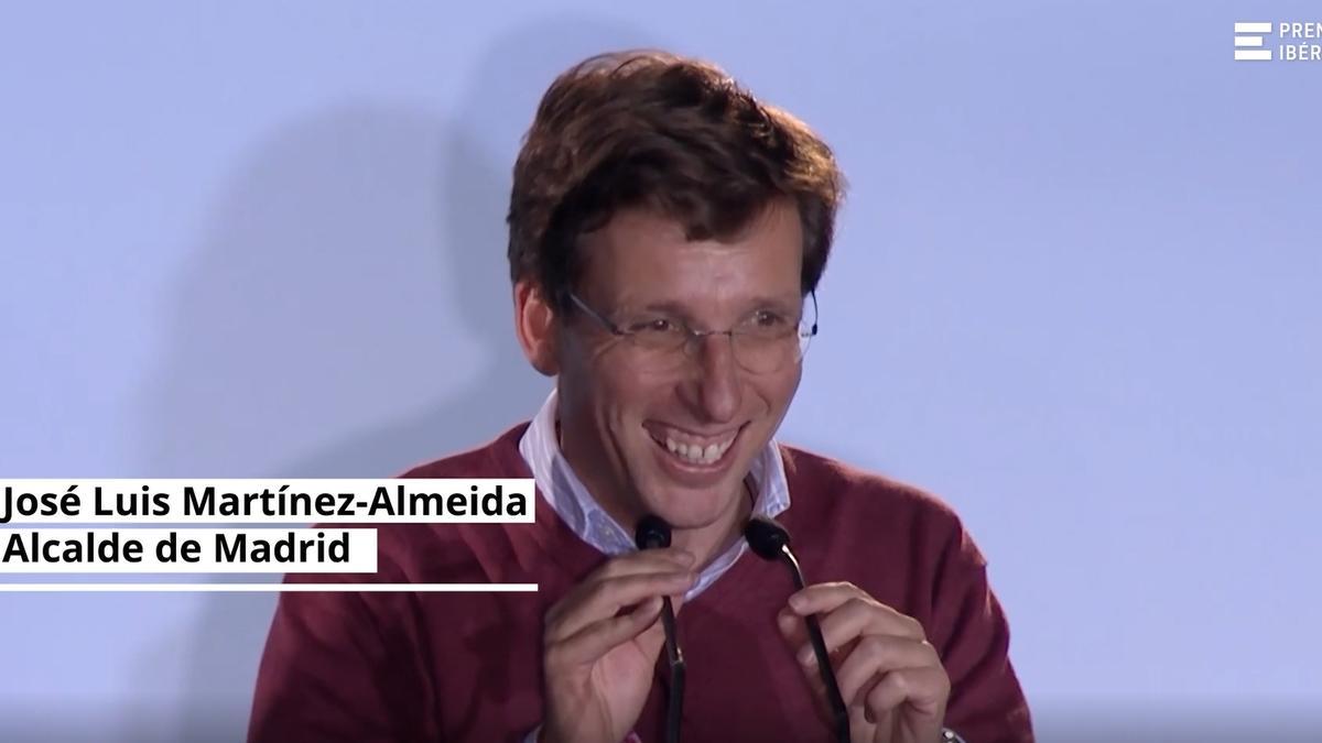 VÍDEO | "¿Cómo están los máquinas?" El saludo de Martínez-Almeida tras ganar las elecciones