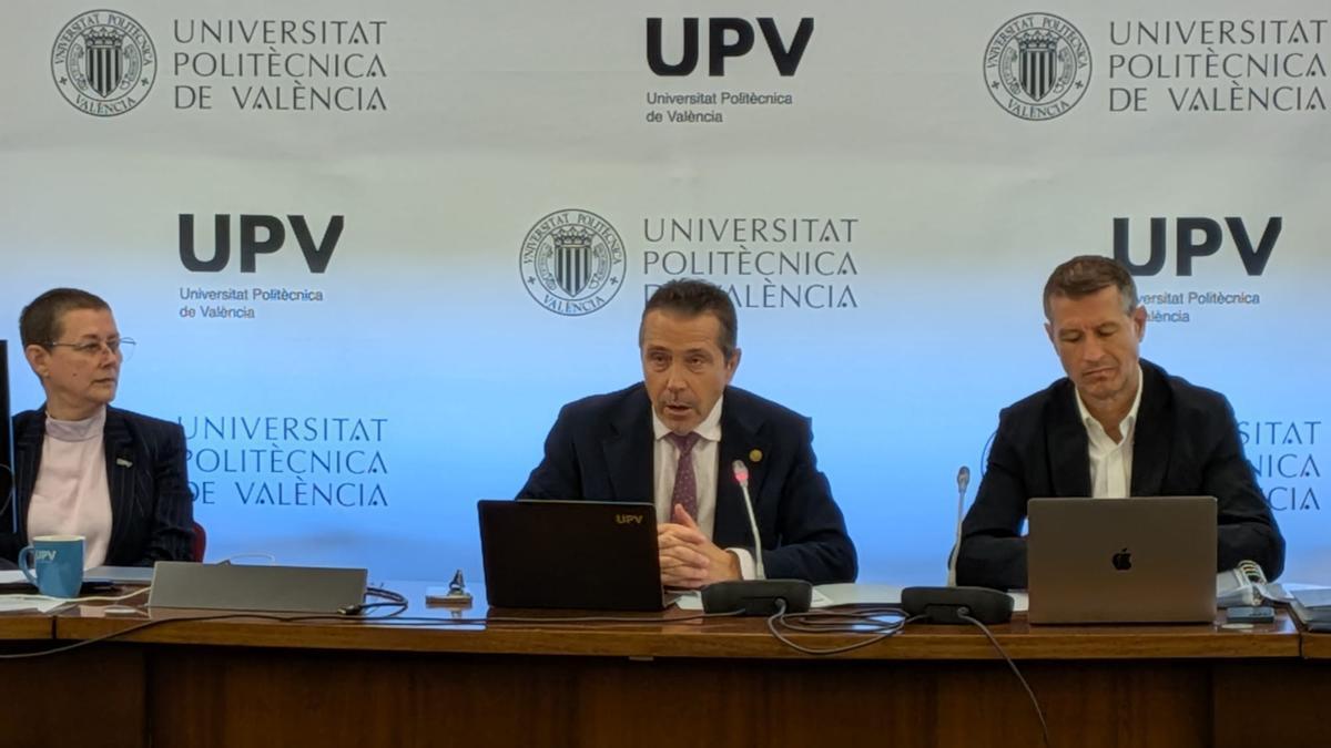 Detectores de móviles, dispositivos prohibidos y pruebas orales a quien copie: la UPV se blinda ante la IA