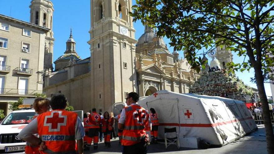 Unos 300 voluntarios de Cruz Roja colaboran por el buen desarrollo del Pilar