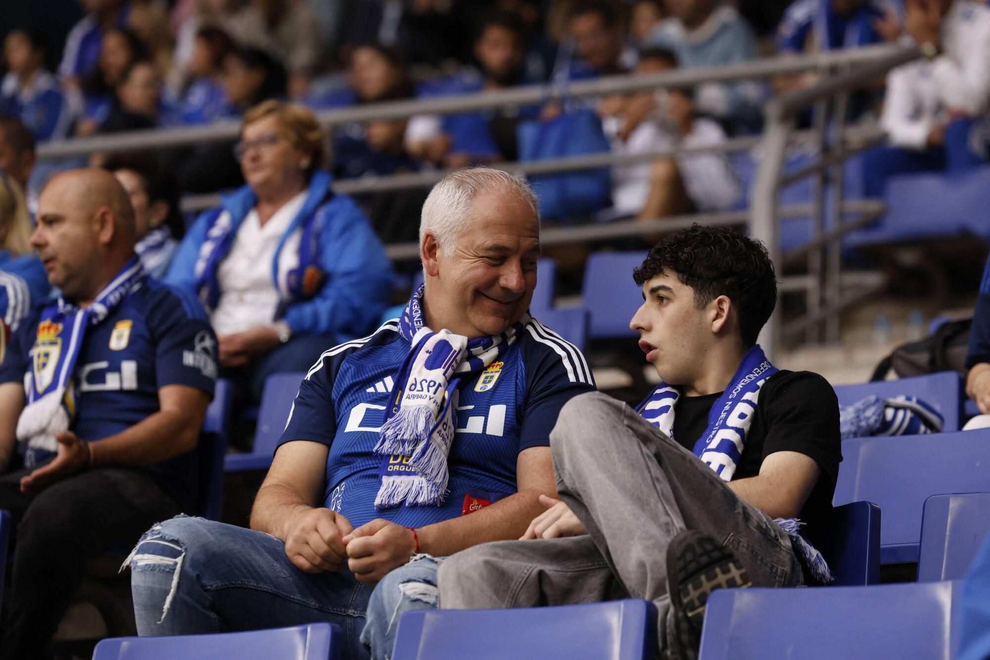 EN IMÁGENES: Ambientazo en la vuelta del play off entre Oviedo y Almería en el Carlos Tartiere