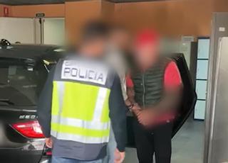 Acusan al fugitivo albanés apresado en Alicante del asesinato de tres personas con una bomba y a tiros