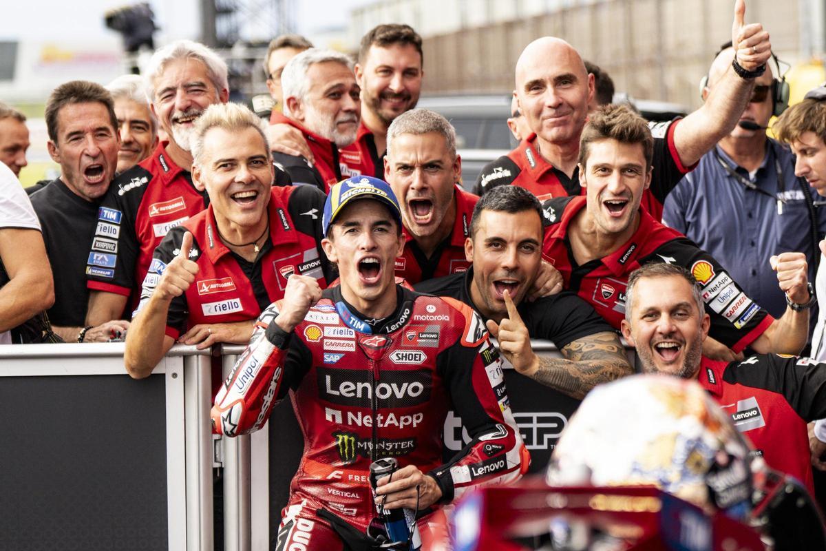 Marc Márquez celebra con todo Ducati su doblete en Japón.